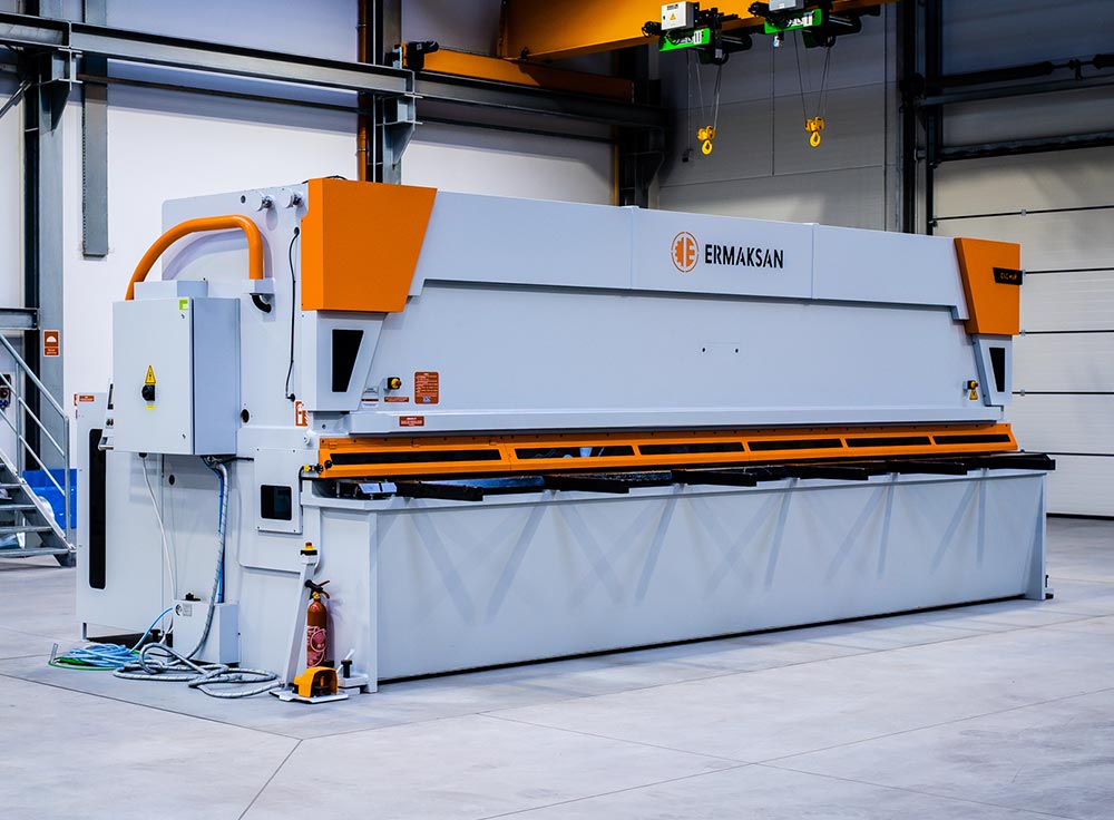 Cięcie — nożyce gilotynowe Ermaksan HVR 6100